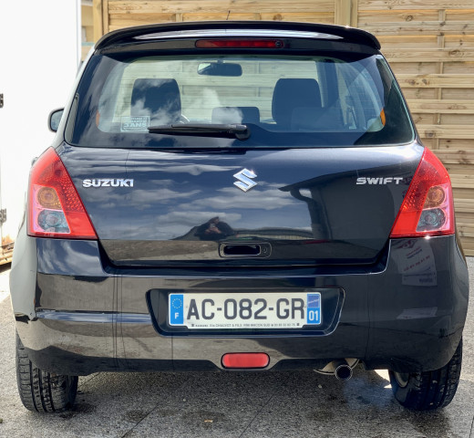 Suzuki Suzuki Swift 