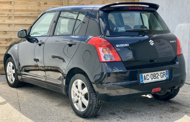 Suzuki Suzuki Swift 