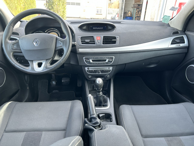 Renault Renault Megane II (C84) 1.9 dCi 130ch FAP Impulsion