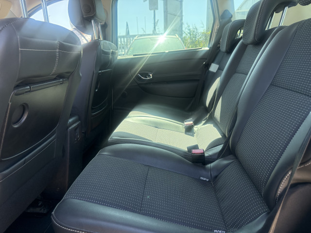 Renault Renault Scenic III (J95) 1.5 dCi 110ch FAP Dynamique EDC