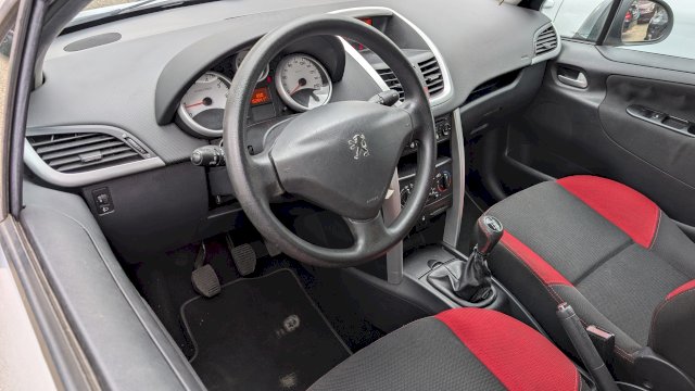 Peugeot Peugeot 207 1.4 VTi 95ch Série 64 5p
