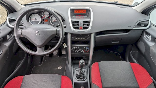 Peugeot Peugeot 207 1.4 VTi 95ch Série 64 5p