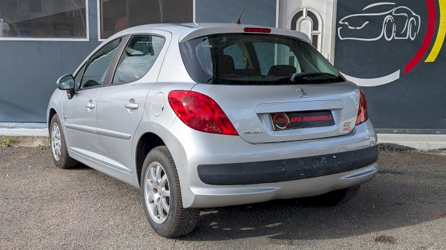 Peugeot Peugeot 207 1.4 VTi 95ch Série 64 5p