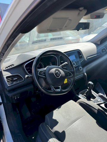 Renault Renault Megane Essence 1.2 TCe 100 (B9MS) 101 CV