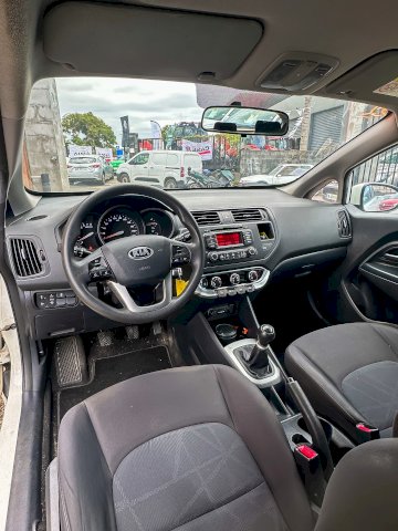 Kia Kia Rio Essence 1.25 CVVT 86 CV