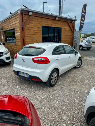 Kia Kia Rio Essence 1.25 CVVT 86 CV