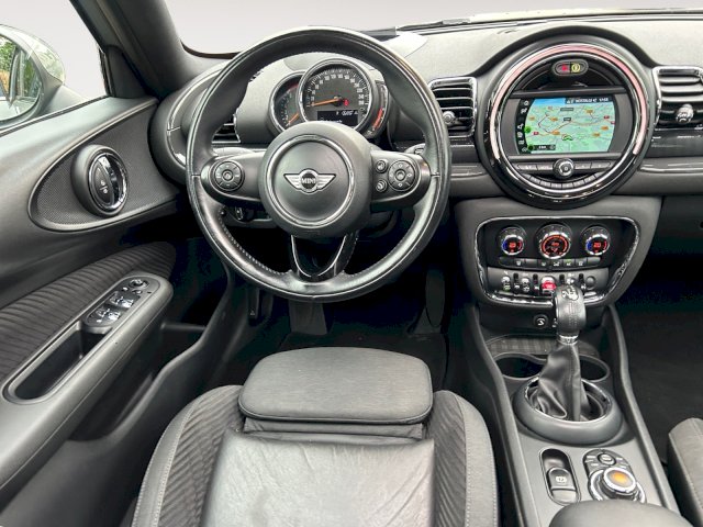 Mini Mini Clubman II (F54) One 102ch Chili BVA