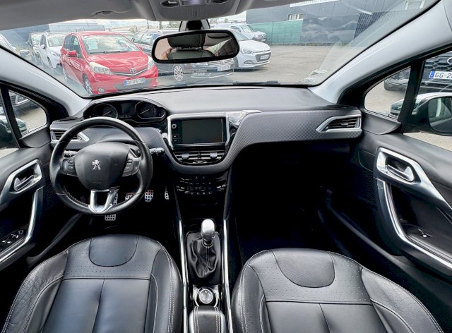 Peugeot Peugeot 2008  1.6 e-HDi115 FAP FélineTitane