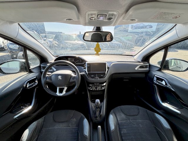 Peugeot Peugeot 208  1.2 VTi Allure 5p
