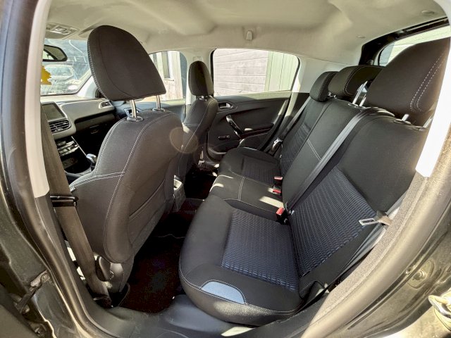 Peugeot Peugeot 208  1.2 VTi Allure 5p