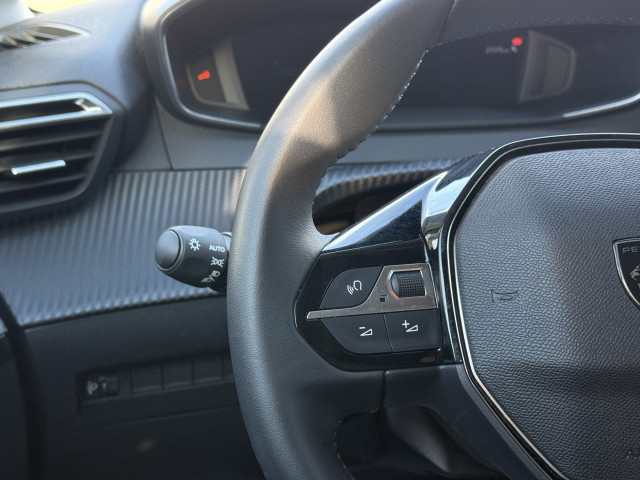 Peugeot Peugeot 208 208 PURETECH 100 S&S ALLURE