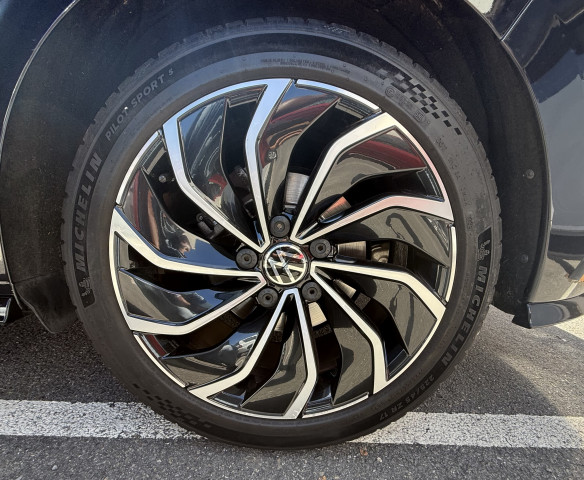 Volkswagen Volkswagen Golf VIII 1.5 eTSI OPF 130ch R-Line DSG7