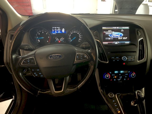 Ford Ford Focus II 1.6 TDCi 115ch Stop&Start Titanium