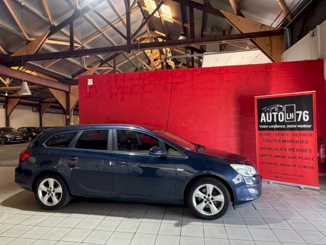Opel Opel Astra sports tourer  1.7 CDTI 110ch FAP Cosmo