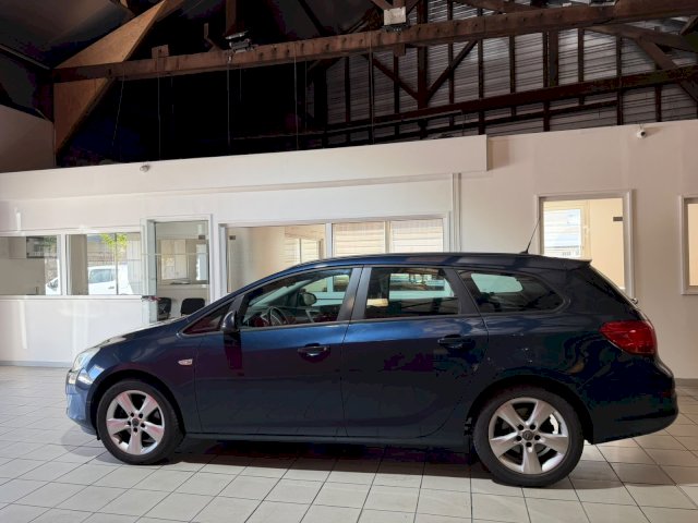 Opel Opel Astra sports tourer  1.7 CDTI 110ch FAP Cosmo