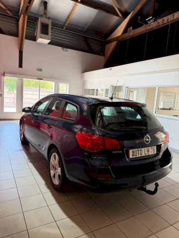 Opel Opel Astra sports tourer  1.7 CDTI 110ch FAP Cosmo