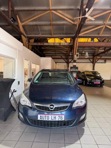 Opel Opel Astra sports tourer  1.7 CDTI 110ch FAP Cosmo
