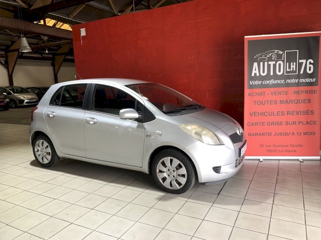Toyota Toyota Yaris II 1.4 D-4D 90ch Sol 5p