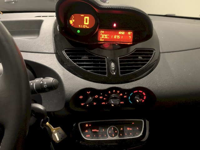 Renault Renault Twingo II (C44) 1.2 LEV 16v 75ch Privilège eco²