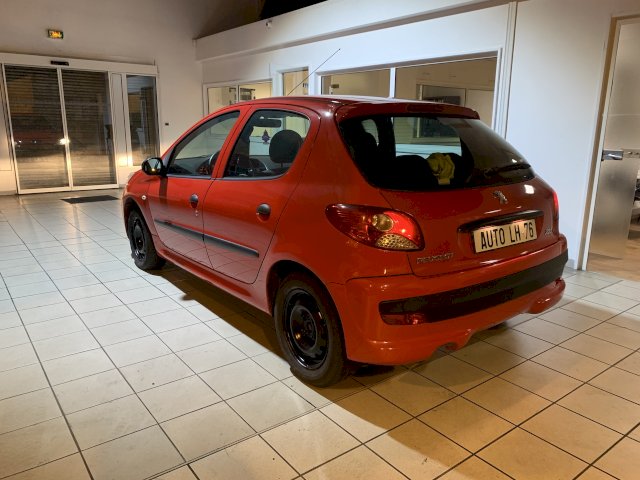 Peugeot 206+ 1,1 TRENDY 5P