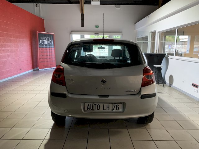 Renault Renault Clio III 1.2 16v 75ch Authentique 3p