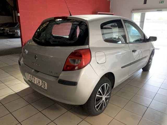 Renault Renault Clio III 1.2 16v 75ch Authentique 3p