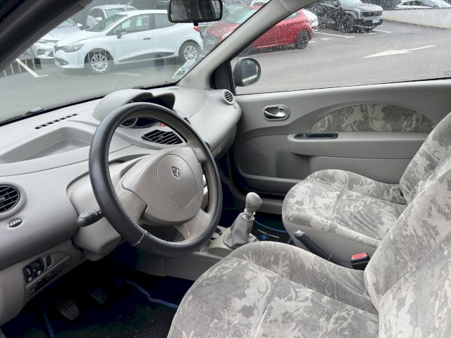 Renault Renault Twingo II (C44) 1.2 16v 75ch Expression