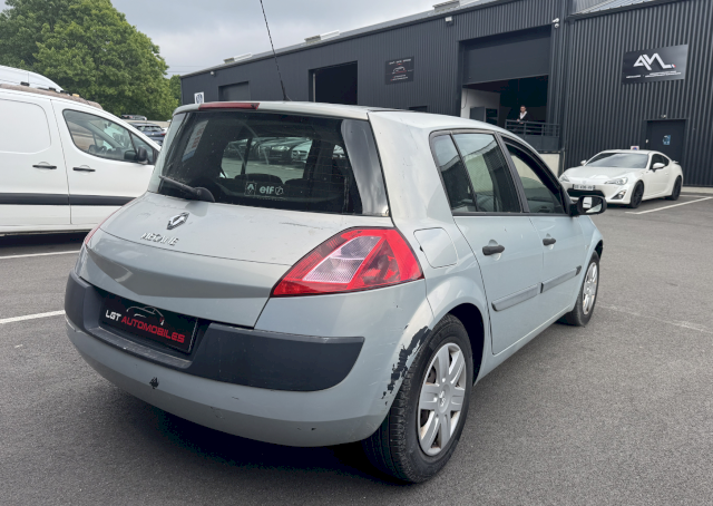 Renault Renault Megane II (B84) 1.9 dCi 120ch Exception