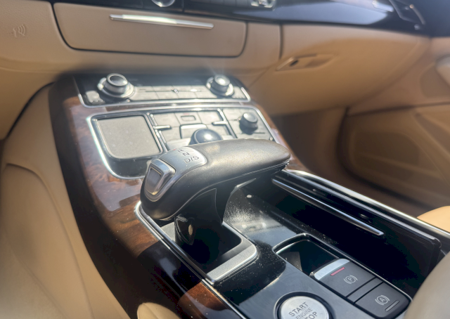 Audi Audi A8 AUDI A8 D4 3.0 TDI QUATTRO