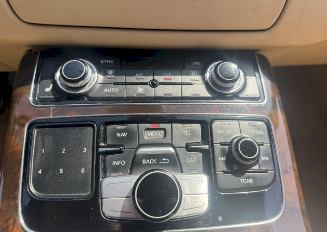 Audi Audi A8 AUDI A8 D4 3.0 TDI QUATTRO