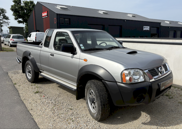 Nissan KING CAB NISSAN PICK UP 2.5 DCI 4WD 4X4