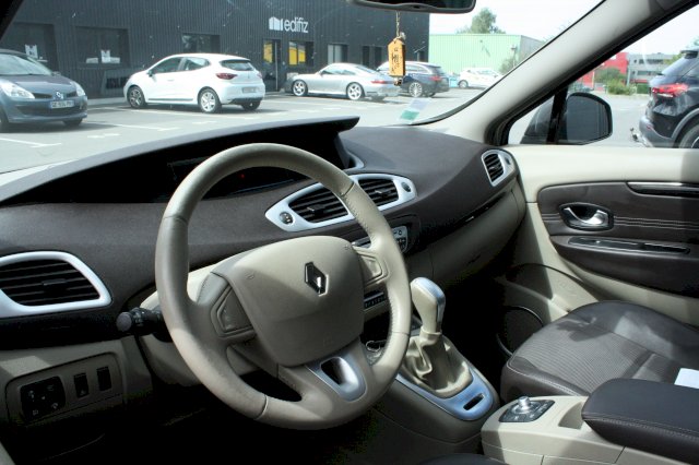 Renault Renault Scenic III 1.5 dCi 110ch FAP Dynamique