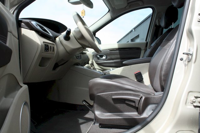 Renault Renault Scenic III 1.5 dCi 110ch FAP Dynamique