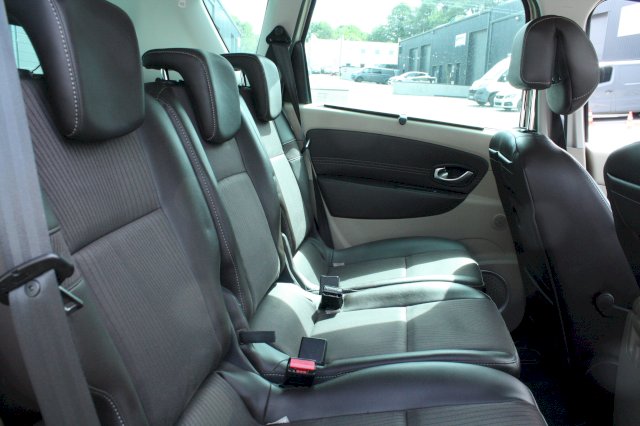 Renault Renault Scenic III 1.5 dCi 110ch FAP Dynamique