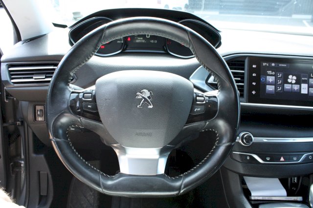 Peugeot Peugeot 308 PEUGEOT 308 II 1.2 THP 110