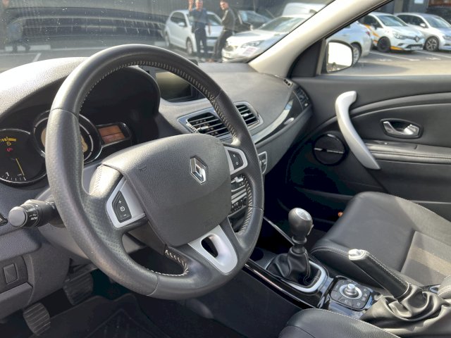 Renault Renault Megane III (B95) 1.5 dCi 110ch FAP Bose EDC eco²