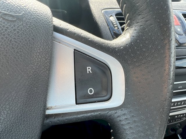 Renault Renault Megane III (B95) 1.5 dCi 110ch FAP Bose EDC eco²