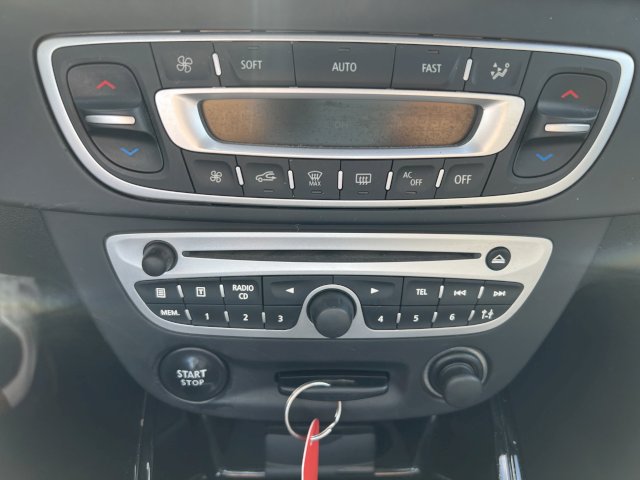 Renault Renault Megane III (B95) 1.5 dCi 110ch FAP Bose EDC eco²
