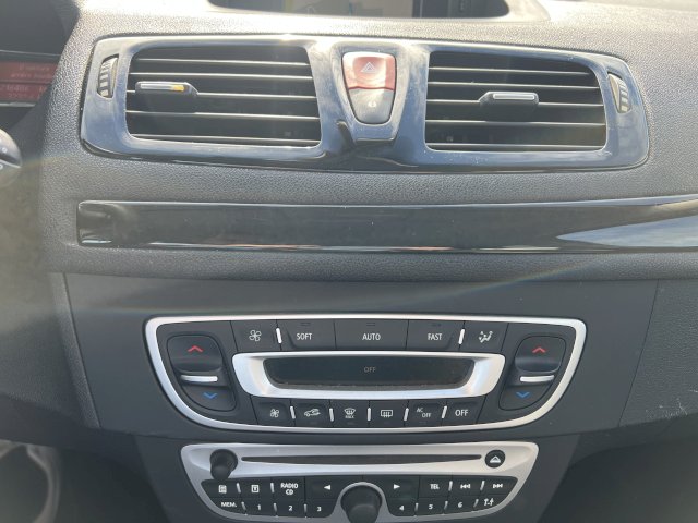 Renault Renault Megane III (B95) 1.5 dCi 110ch FAP Bose EDC eco²