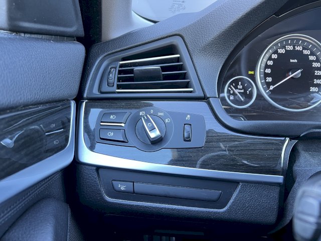 BMW BMW Série 5 V (F10) 525d 204ch Luxe