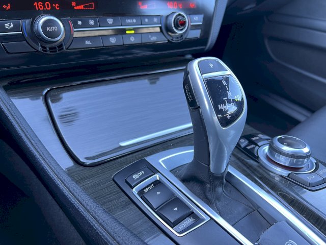 BMW BMW Série 5 V (F10) 525d 204ch Luxe