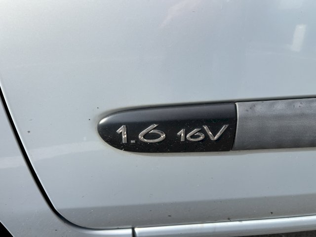 Renault Renault Clio II (B/C65) 1.6 16v 110ch Privilège 5p