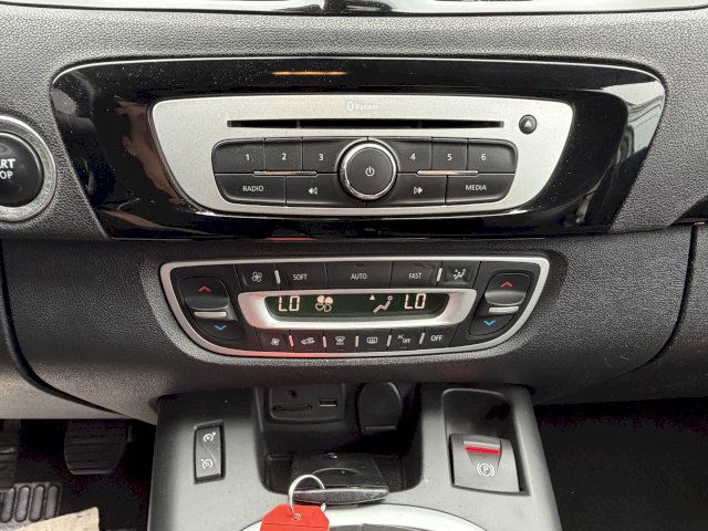 Renault Renault Scenic III (J95) 1.6 dCi 130ch energy Bose eco² 2015