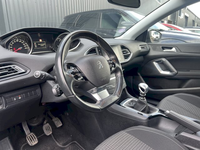 Peugeot Peugeot 308 II (T9) Phase II 1.2 THP 12V BVM6 110 cv
