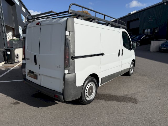 Renault Renault Trafic II L2H1 1200kg 1.9 dCi Fourgon long 100 cv