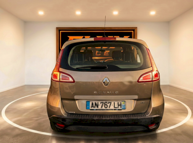 Renault Renault Megane III (B95) 1.9 dCi 130ch FAP Bose eco²
