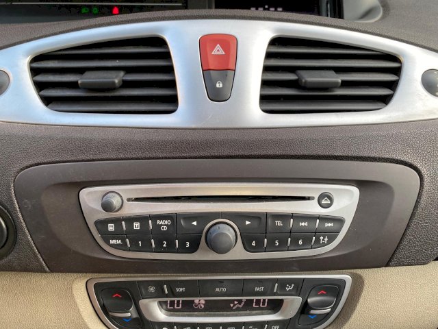 Renault Renault Megane III (B95) 1.9 dCi 130ch FAP Bose eco²