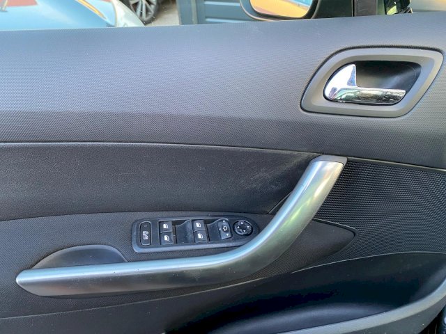 Peugeot Peugeot 308 II 1.6 e-HDi FAP 115ch Allure 5p