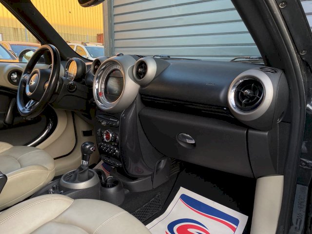 Mini Mini Countryman I (R60) Cooper SD 143ch Pack Red Hot Chili ALL4 BVA