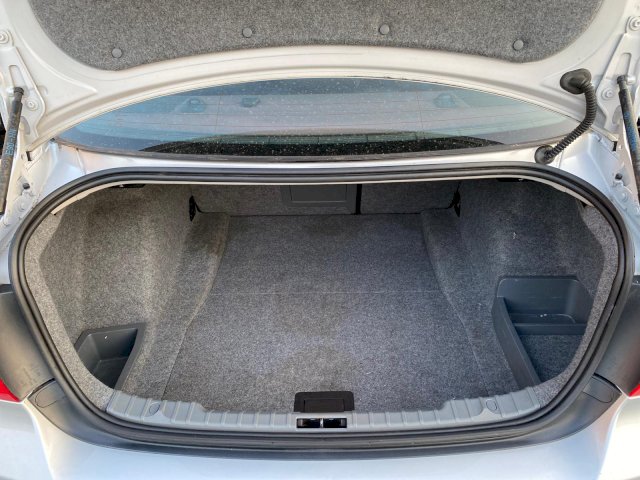 BMW BMW Série 3 V (E90) 318iA 129ch Sport